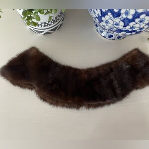 Vintage women’s dark real fur collar shrug with hooks